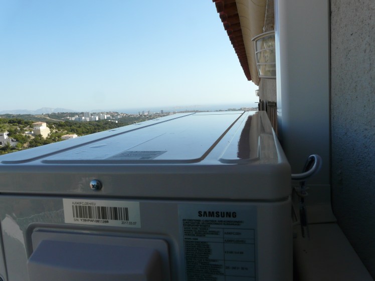 pose de clim 3 plombier of marseille, aix en provence, gardanne, vitrolles