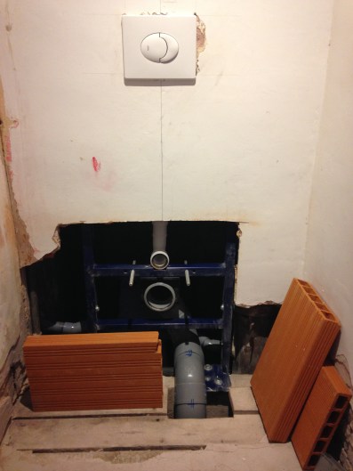 WC suspendu atypique.plombierofmarseille.aix,marseille,cassis,toulon,la ciotat,aubagne5